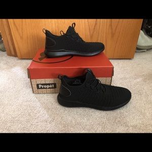 Propet women’s black shoes/ankle boots 9 NIB